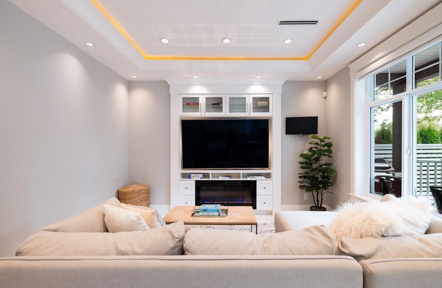 Modern Luxury Comfort in East Vancouver, central to Downtown & Nearby Cities!
