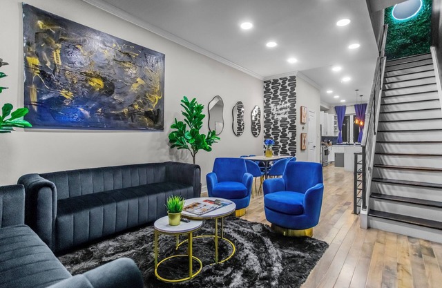 Modern Luxury Escape w/Movie Screen & Backyard Fun