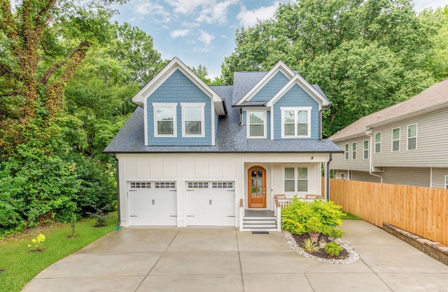 Modern Luxury Home near NoDa 5BR, 5BA, Sleeps 10