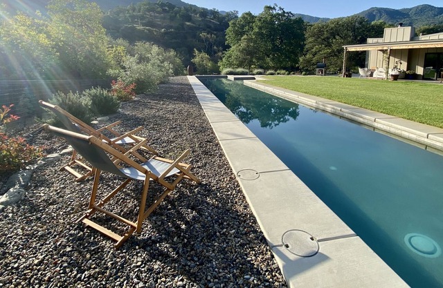 Modern luxury retreat with lap pool, hot tub & sauna ~ 4 miles to NP!