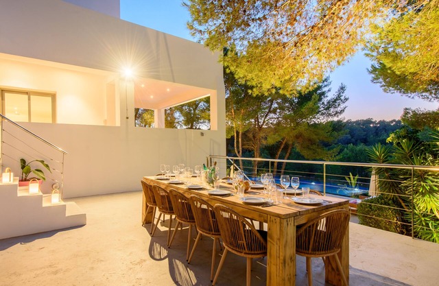Modern Luxury Villa, - 10 mins to Cala Bassa - 15 mins to Jondal/Es Torrent