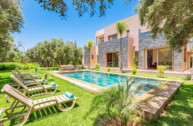 Modern Luxury Villa with Private Pool and Garden in Marrakech
