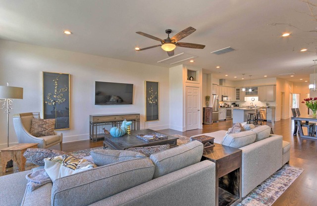 Modern Main St. Apt in Downtown Waynesville!