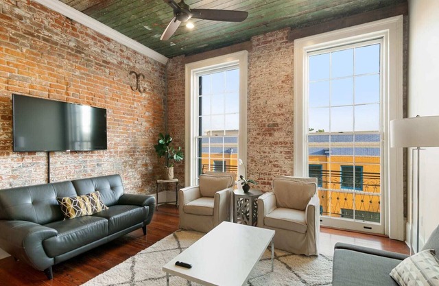 Modern Marigny Apt with Balcony & views of The French Quarter.