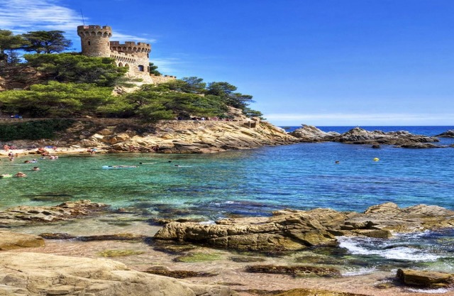 Modern Marvel - 26km to Costa Brava beaches!