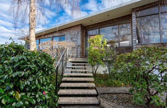 Modern Mid-Century Retreat