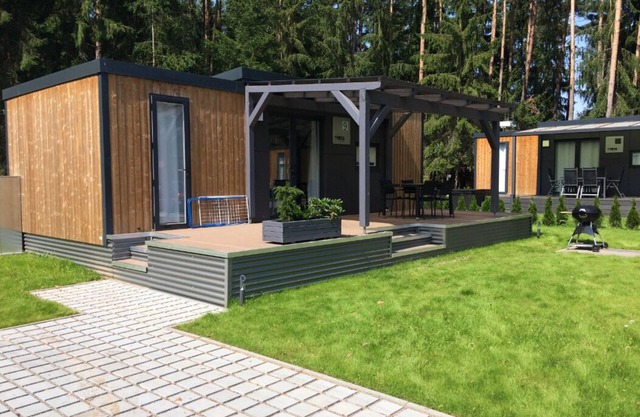 Modern mobile home with barrel sauna and whirlpool (WA104)