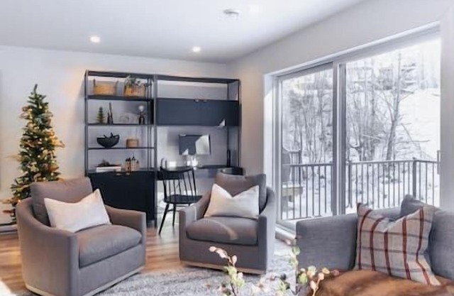 Modern Mont Blanc Ski in/Ski out Townhouse