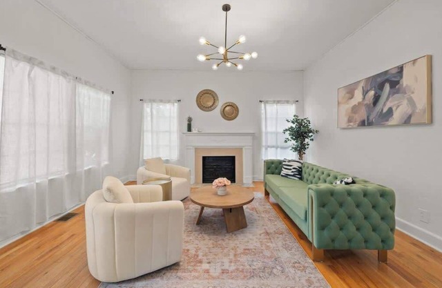 Modern Moroccan Villa w Firepit BBQ and Game Room!
