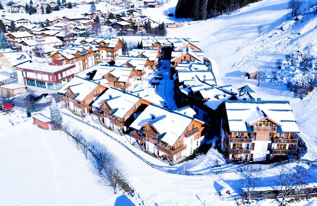 Modern Mountain Apart 4 - on the ski slope