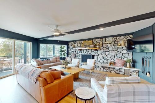 Modern Mountain Haven