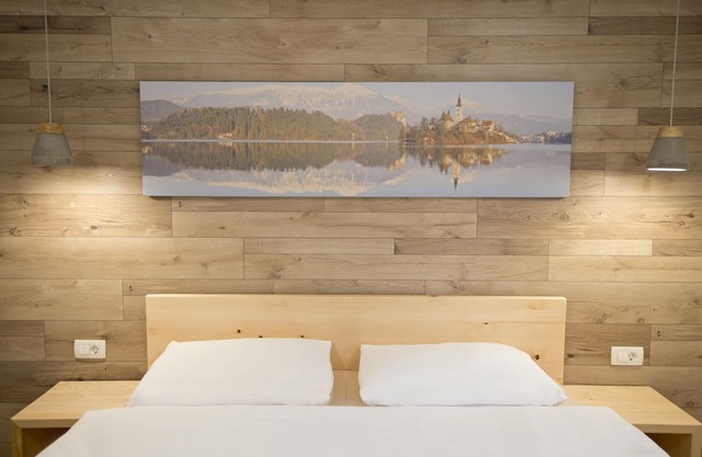 Modern & Natural Superior DBL. 5 min to Lake Bled.