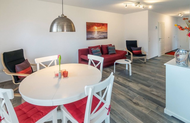 Modern new-build ground floor apartment with air conditioning and sweeping views