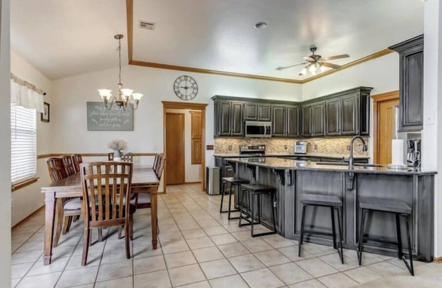 Modern/Pool/Family/Events