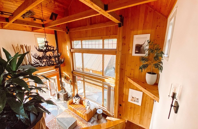Modern Post & Beam near Stowe Village with Mountain Views and Private Waterfall