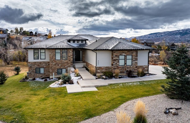 Modern Powder Mountain Home | Hot Tub | Ping Pong