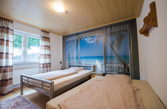 Modern, quiet vacation apartment in Straßenhaus max. 6 persons