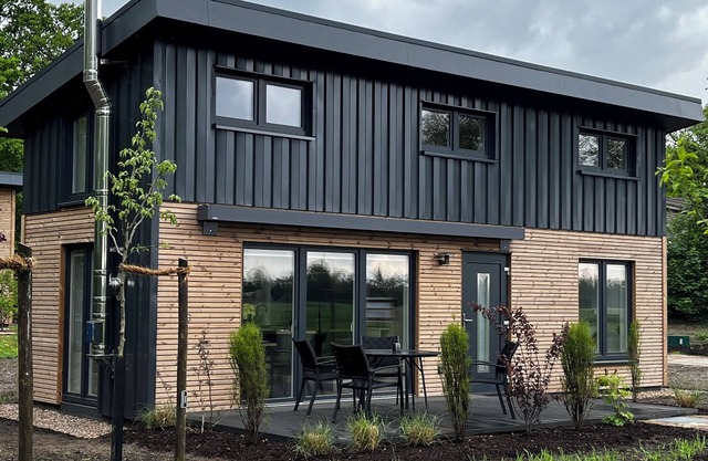 Modern, quietly located Tinyhouse Moorhütte near the North Sea Wadden Sea