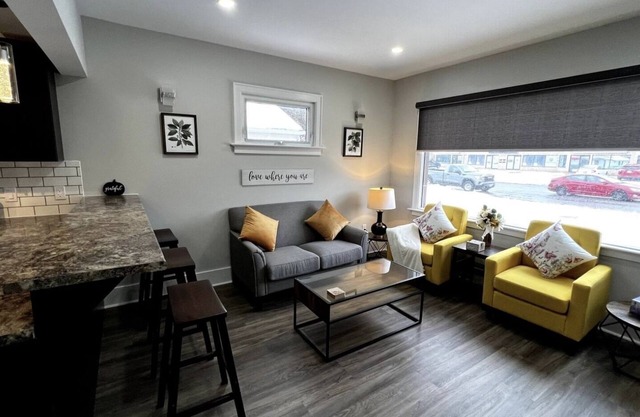 Modern remodeling 2-storey home