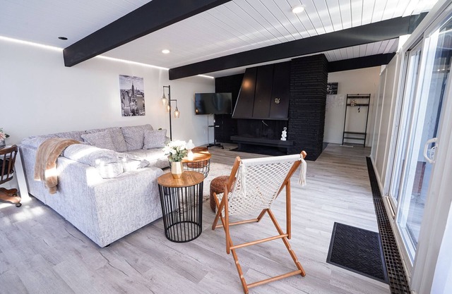 Modern Retro Haven near Downtown Sedro Woolley