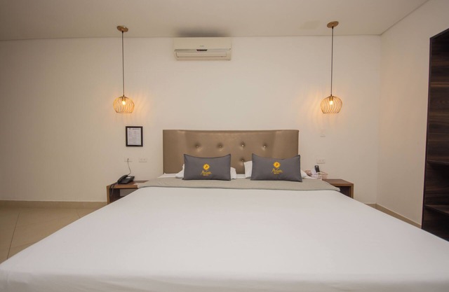Modern room for 2 people in Bello
