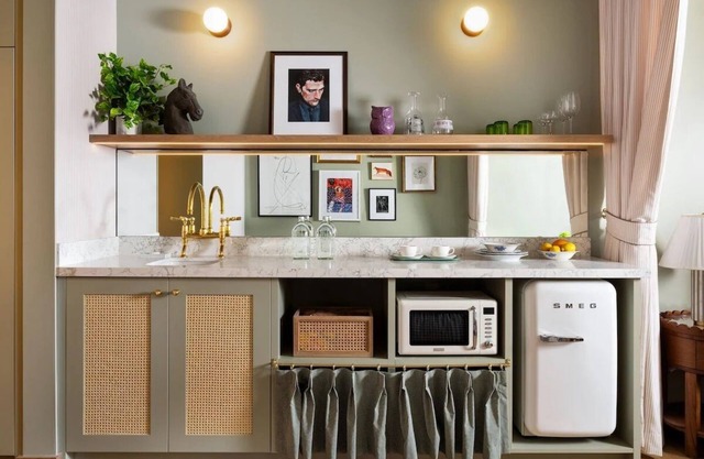 Modern Room With Kitchen, Short Ride To The Tampa Museum of Art!