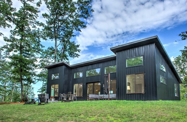 Modern Sanctuary| Modern Amenities Amidst Rustic Charm