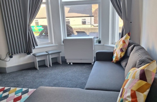 Modern Seaside Apartment near Crosby Beach & LFC