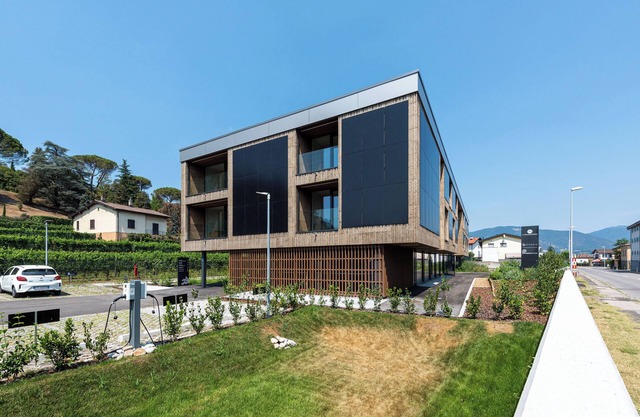 Modern, simple and super-equipped style apartment