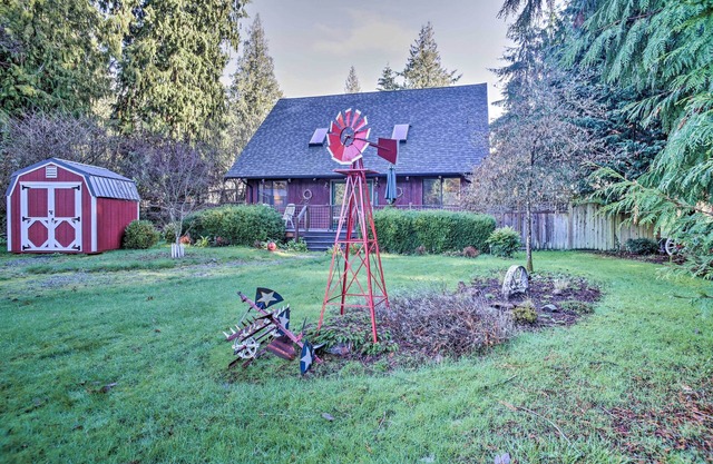 Modern South Whidbey House - Steps to Tidal Flats!
