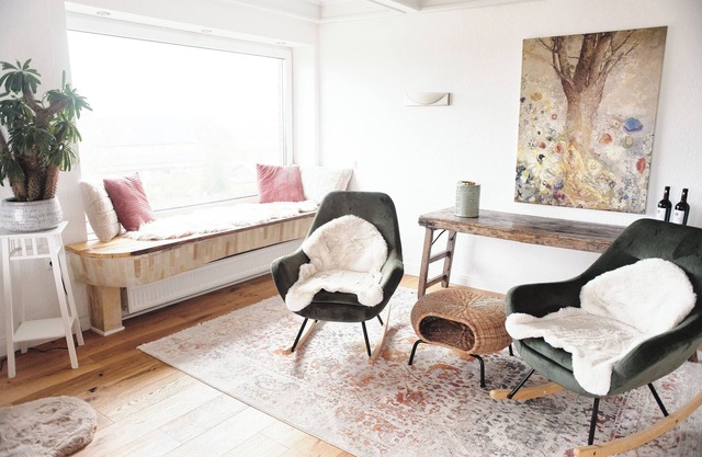 Modern, spacious top-floor apartment with panoramic views of the Elbe