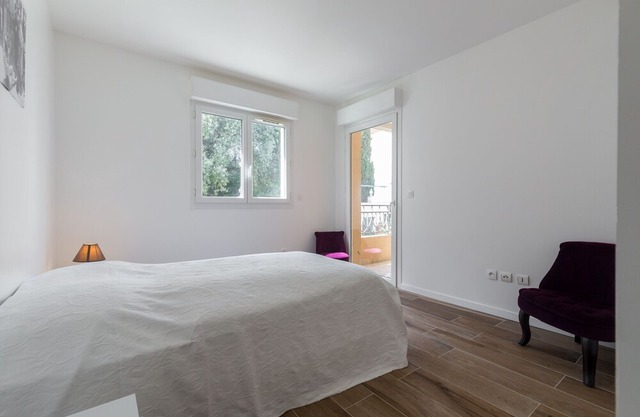 Modern spacious 3 Bed 2 Bath Apt in quiet residential area of Cannes walking distance to Croisette - 1769