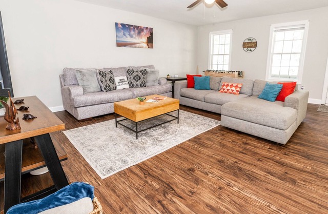 Modern&Spacious 4BD House w/ Patio
