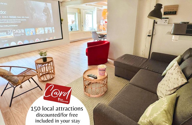 Modern & Spacious, Home Cinema & popcorn, parking, near lake, ideal for families
