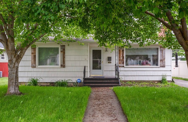 Modern Spokane 2 bedroom home minutes from Downtown