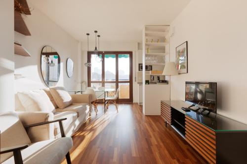 Modern Stay with Balcony near Niguarda Hospital