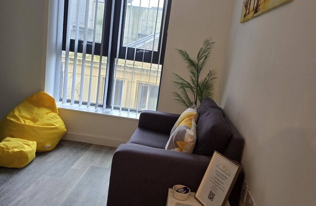 Modern studio apartment right in the city centre!