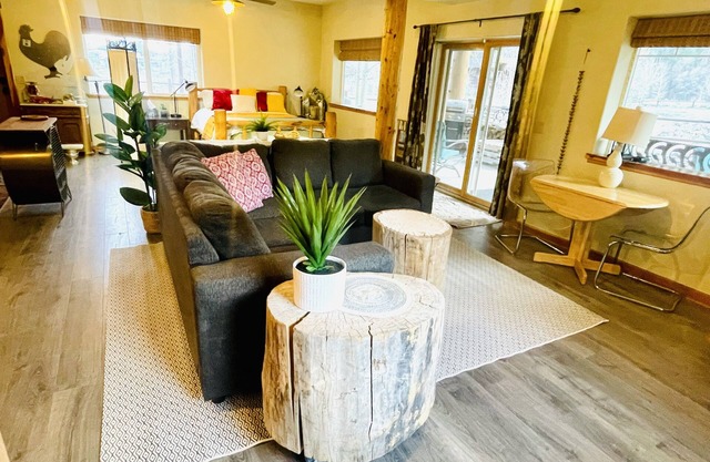 Modern Studio Apartment on the River