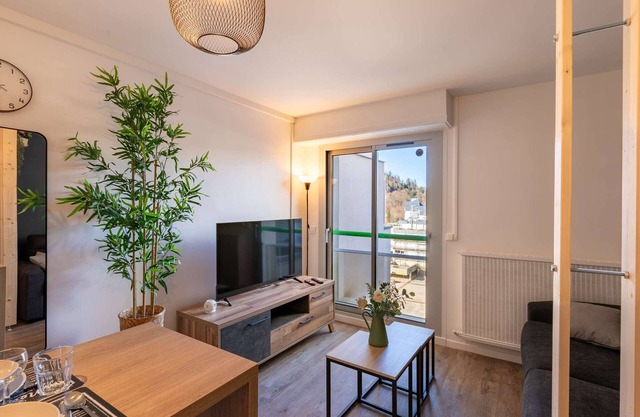 Modern studio for 2 with equipped kitchen and TV in Gourette