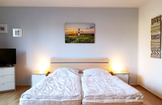 Modern studio for two - only 100m from the sea!