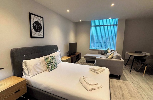 Modern Studio in Bracknell with free Parking