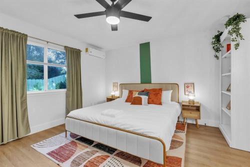 Modern Studio Unit Near Downtown, King Bed, WiFi