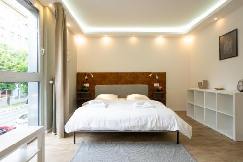 Modern Studio with Queen-Size Bed, Self Check-in