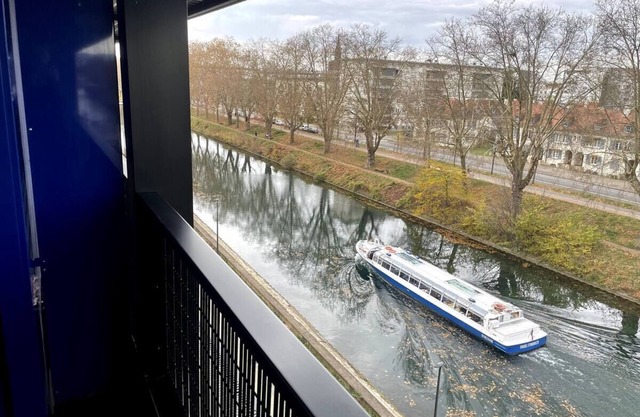 MODERN STUDIO WITH VIEW