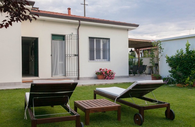 Modern style house with large enclosed garden.