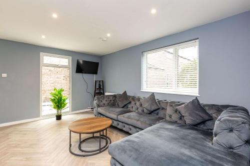 Modern & Stylish 3 Bedroom Home in Peterborough