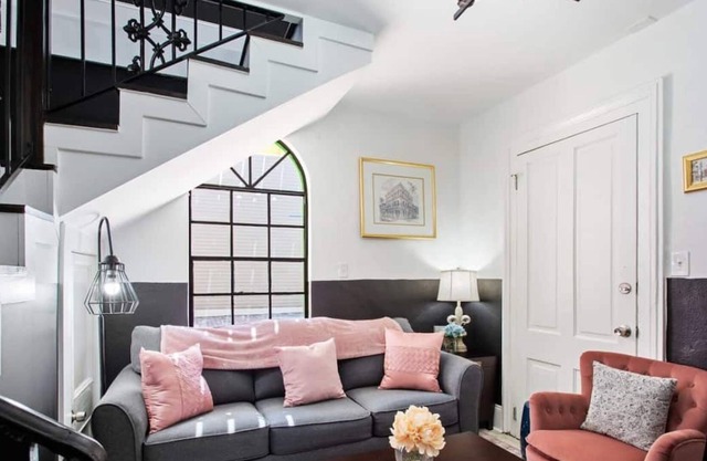 Modern Stylish Suite Near French Quarter