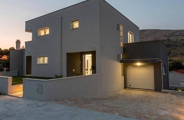 Modern & Stylish Villa with Private Pool - Four Bedroom Villa with Pool