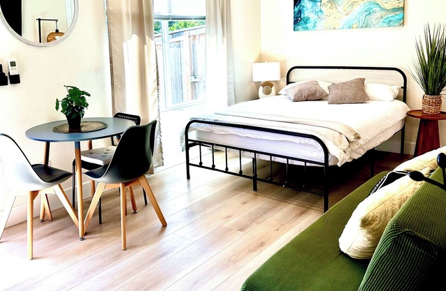 Modern Suit Premium Studio apartment
