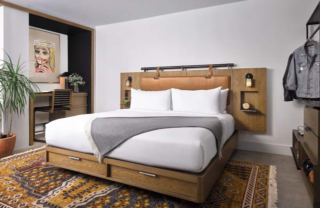 Modern Suite w/On-Site Dining & Pet-Friendly Amenities | Near White House